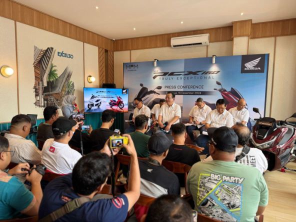 Resmi Di Rilis New Honda Pcx Hadir Di Jatim Anangcozz Blog