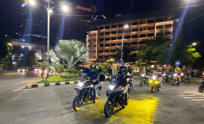 Night Ride Komunitas Honda Cb X Dan Kopdar Di Mpm Riders Cafe